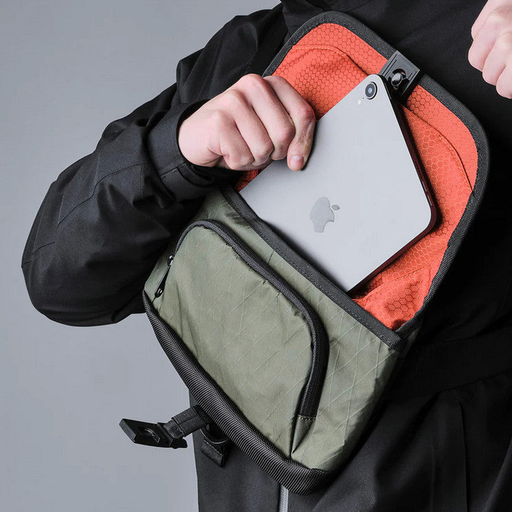 ALPAKA AIR SLING V2 (fits an iPad Mini 6 and Nintendo Switch)