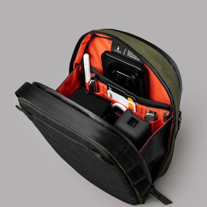 ALPAKA - Metro Sling Max (3L, Fits an iPad mini (Tab 8"), over-ear headphones, Nintendo Switch)