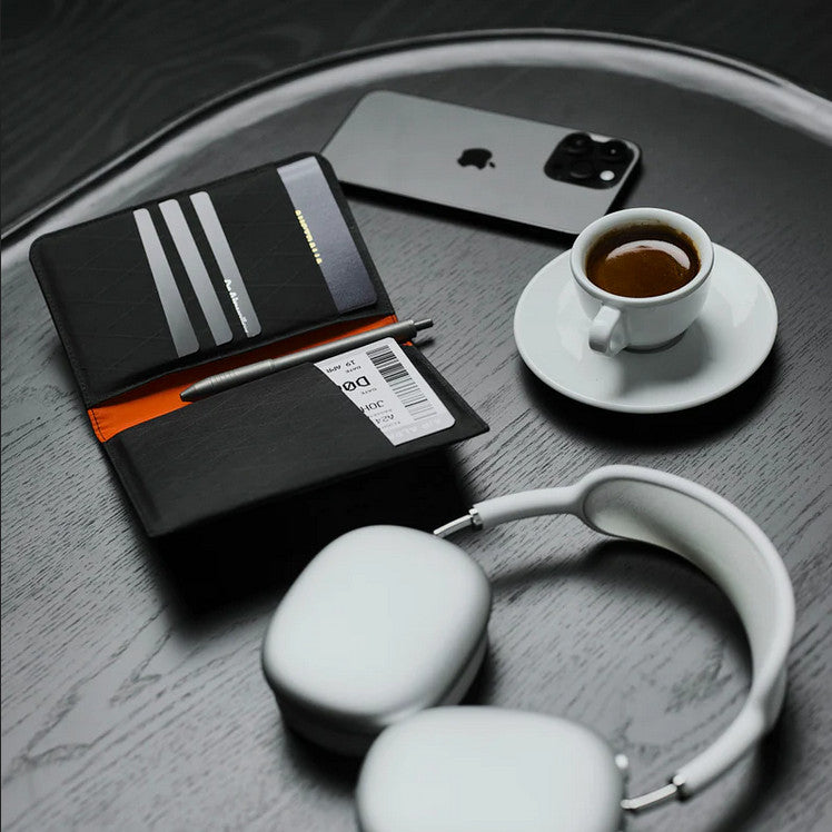 ALPAKA ARK BIFOLD PASSPORT WALLET (Passport, 3 Card Slots)
