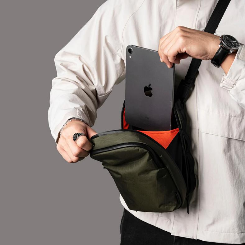 ALPAKA - Metro Sling Max (3L, Fits an iPad mini (Tab 8"), over-ear headphones, Nintendo Switch)