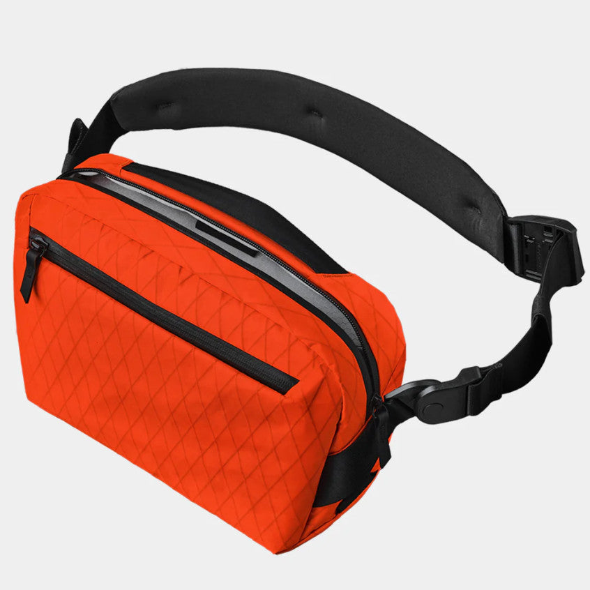 ALPAKA GO SLING (5.5 L, Fits an iPad Pro 11-inch & AirPods Max)