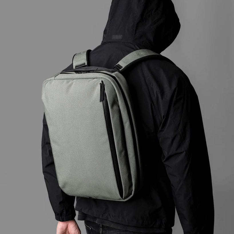 ALPAKA ELEMENTS TECH BRIEF PRO (fits up to Macbook Pro 16)