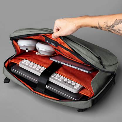ALPAKA ELEMENTS TECH BRIEF PRO (fits up to Macbook Pro 16)