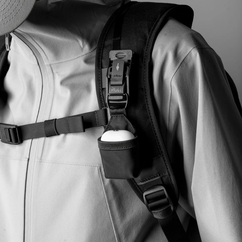 ALPAKA MAGNETIC AIRPODS PRO POUCH