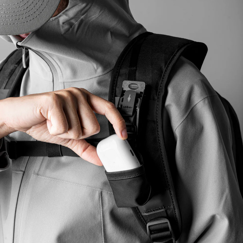 ALPAKA MAGNETIC AIRPODS PRO POUCH