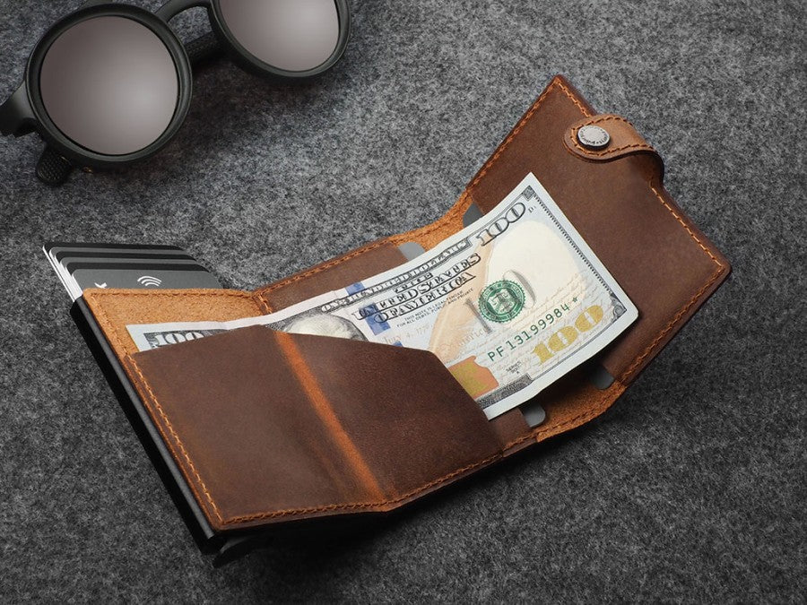 PULARYS HUGO RFID Wallet - Saddle Leather (8 kartu dan uang kertas)