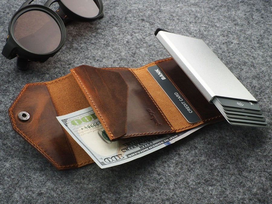 PULARYS PORTER RFID Wallet - Saddle Leather (7 kartu, uang kertas, dan kantong koin)
