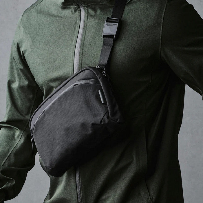 ALPAKA FLIGHT SLING (2L, fits iPad Mini & Nintendo Switch)