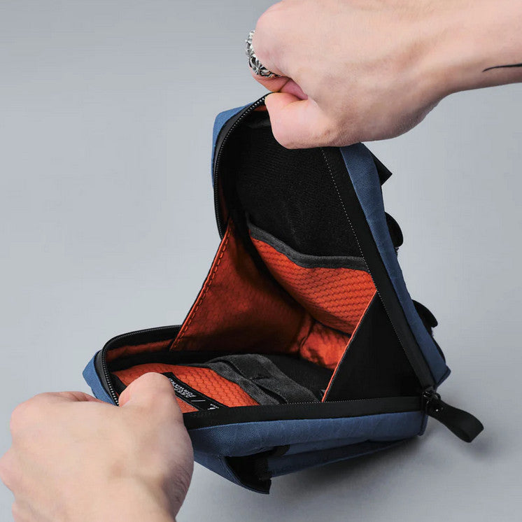 ALPAKA MODULAR SLING ECO RX30 (iPhone, Nintendo Switch, Passport, EDC)