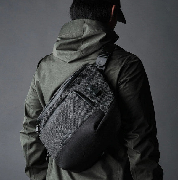 ALPAKA BRAVO SLING MAX (PRO) Slashproof & Fits a 14" MacBook Pro