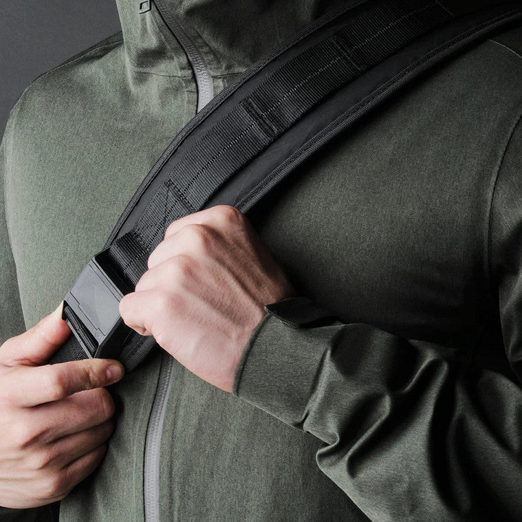 ALPAKA ALPHA MESSENGER LIMITED EDITION (Fits a 14" Macbook Pro)