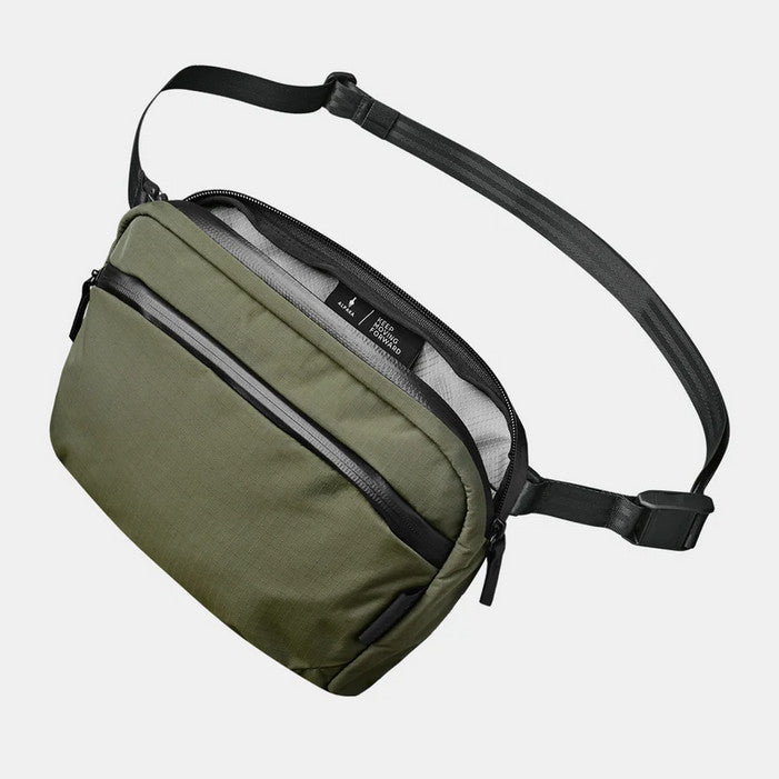 ALPAKA FLIGHT SLING (2L, fits iPad Mini & Nintendo Switch)