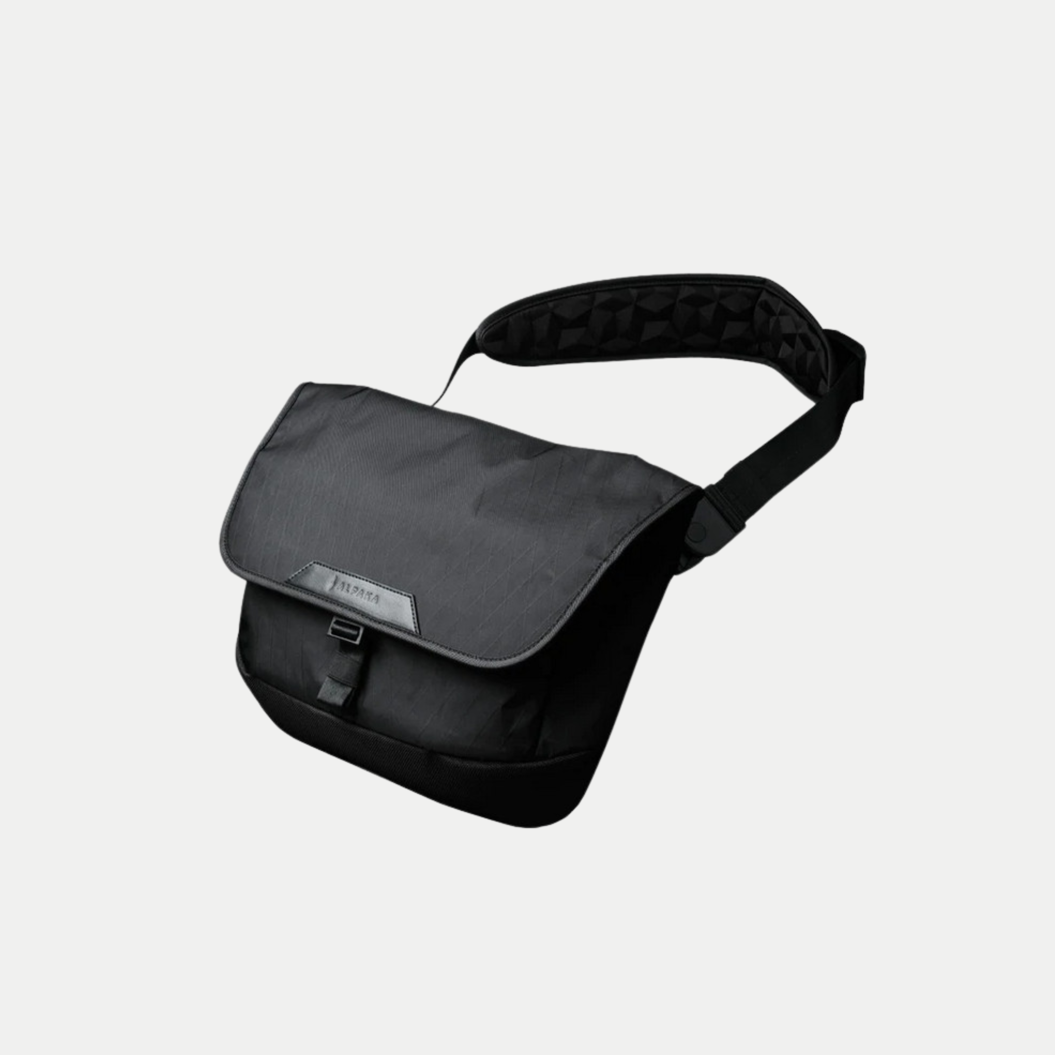 ALPAKA ALPHA MESSENGER LIMITED EDITION (Fits a 14" Macbook Pro)