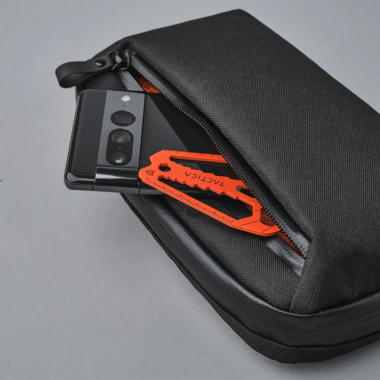ALPAKA ELEMENTS TECH CASE MINI ( fits a Kindle e-reader )