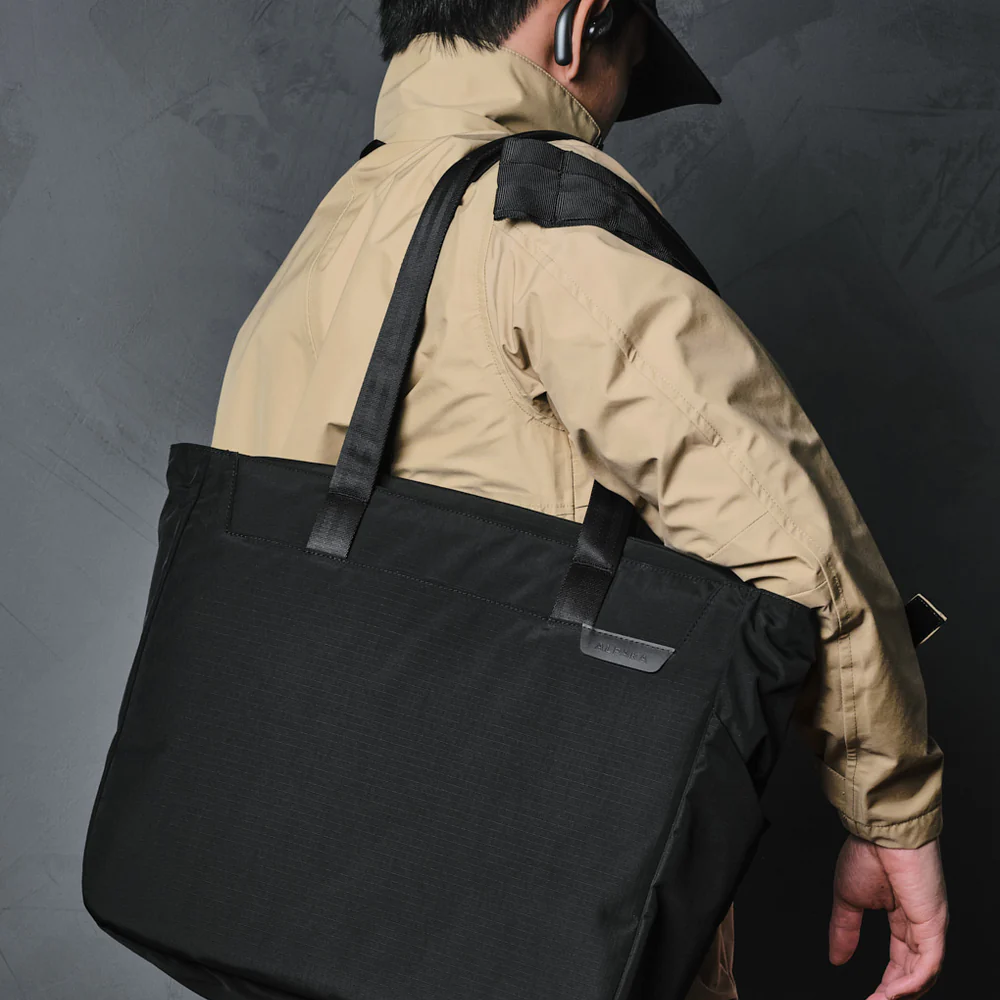 ALPAKA METRO TOTE  (14 L, Fits a Macbook Pro 16")