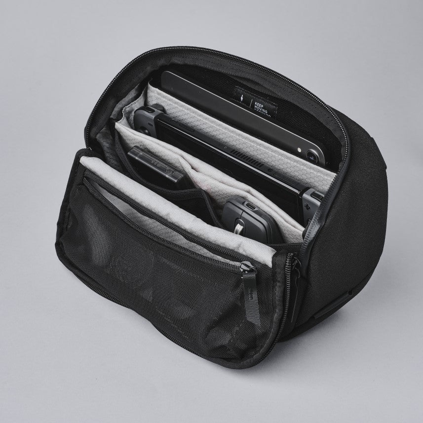 ALPAKA VERTEX POUCH (3.5 L, fits an iPad Mini)
