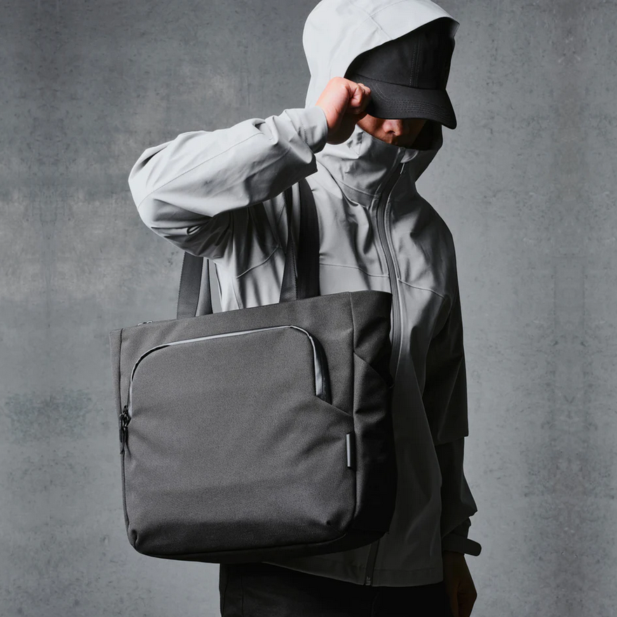 ALPAKA BRAVO TOTE (14 L, Fits a Macbook Pro 16")