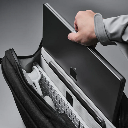 ALPAKA ELEMENTS TECH BRIEF PRO (fits up to Macbook Pro 16)