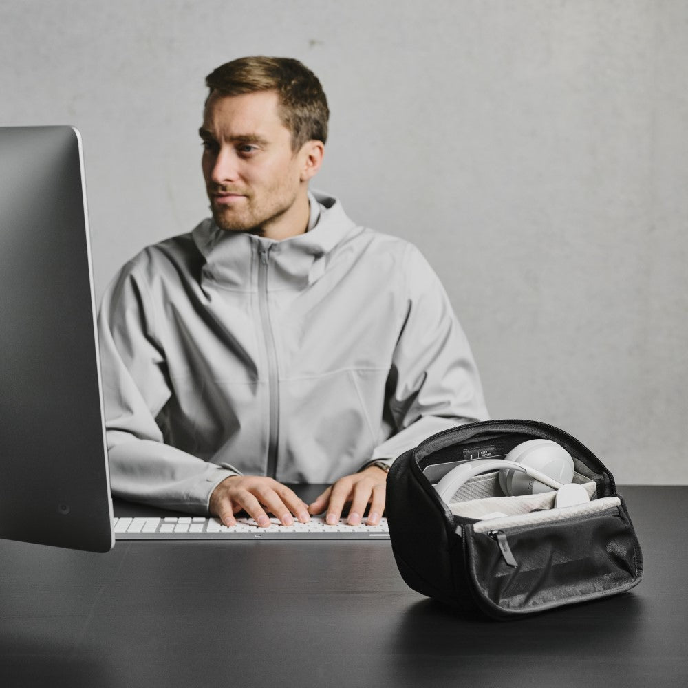 ALPAKA VERTEX POUCH (3.5 L, fits an iPad Mini)