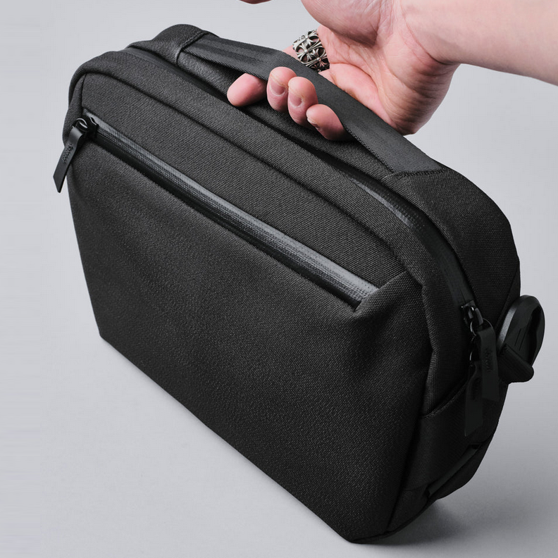 ALPAKA GO SLING (5.5 L, Fits an iPad Pro 11-inch & AirPods Max)