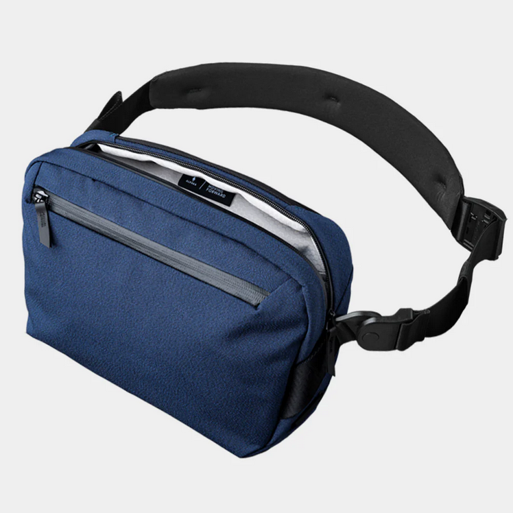 ALPAKA GO SLING (5.5 L, Fits an iPad Pro 11-inch & AirPods Max)