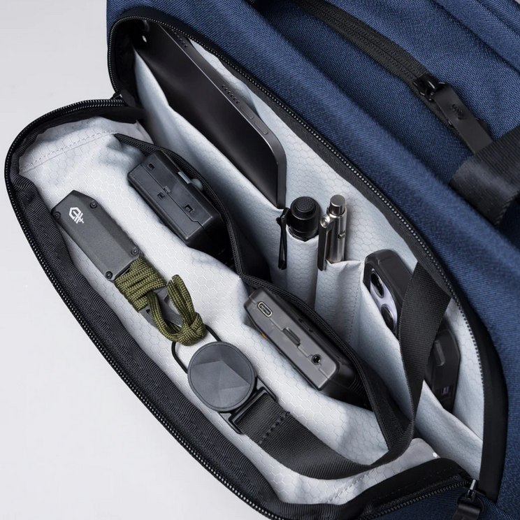 ALPAKA BRAVO TOTE (14 L, Fits a Macbook Pro 16")