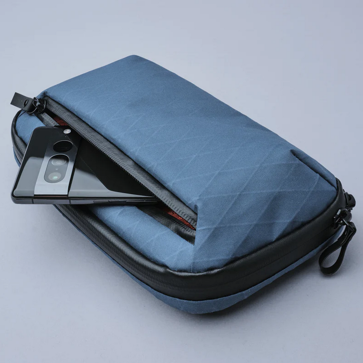 ALPAKA ELEMENTS TECH CASE MINI ECO RX30 Edition (fits Kindle e-reader)