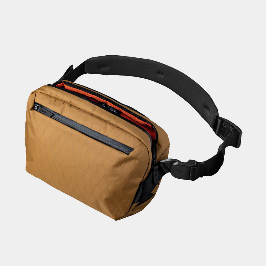 ALPAKA GO SLING (5.5 L, Fits an iPad Pro 11-inch & AirPods Max)