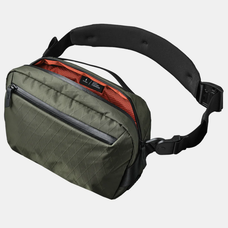 ALPAKA GO SLING (5.5 L, Fits an iPad Pro 11-inch & AirPods Max)