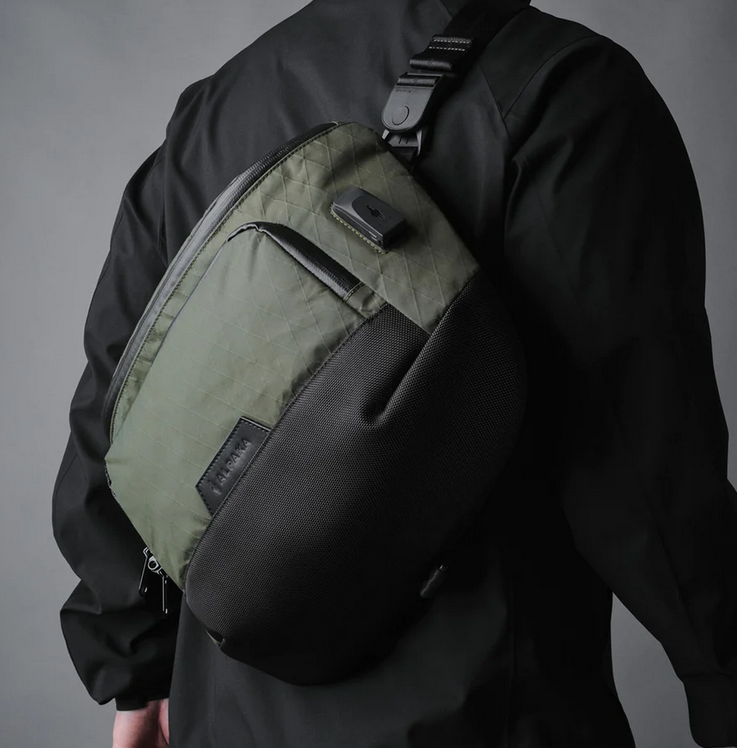 ALPAKA BRAVO SLING MAX V2 Limited Edition Series (Fits a 14" MacBook Pro)