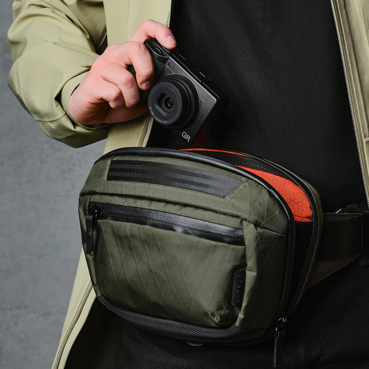 ALPAKA BRAVO WAIST PACK (4L, fits iPad Mini & Nintendo Switch)