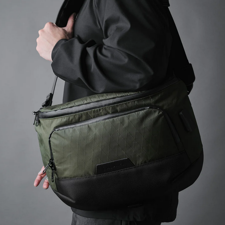 ALPAKA BRAVO SLING MAX V2 Limited Edition Series (Fits a 14" MacBook Pro)