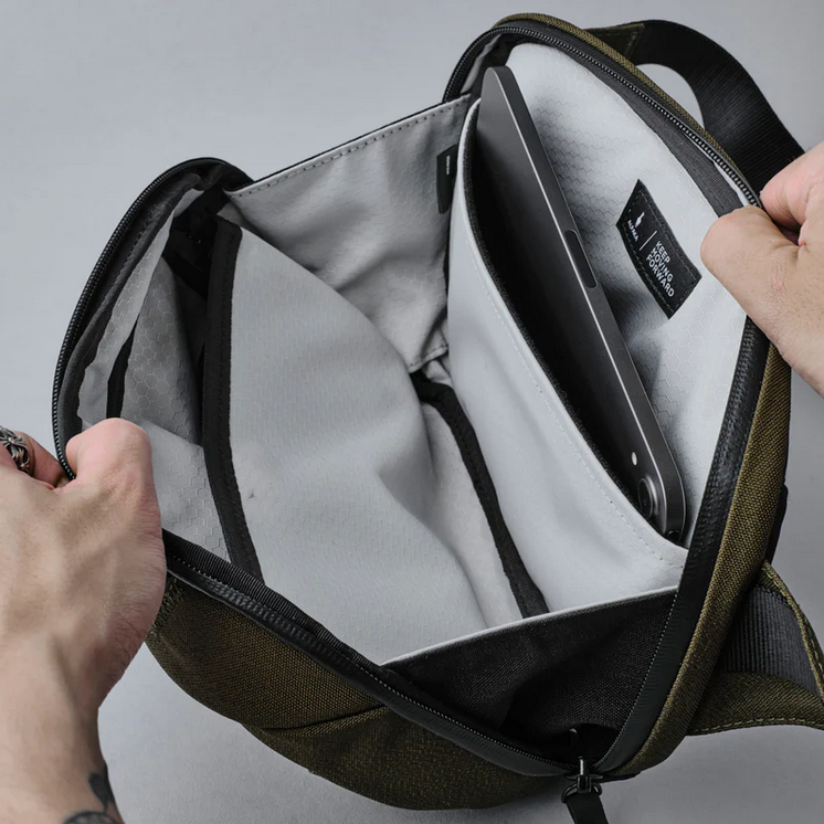 ALPAKA BRAVO WAIST PACK (4L, fits iPad Mini & Nintendo Switch)