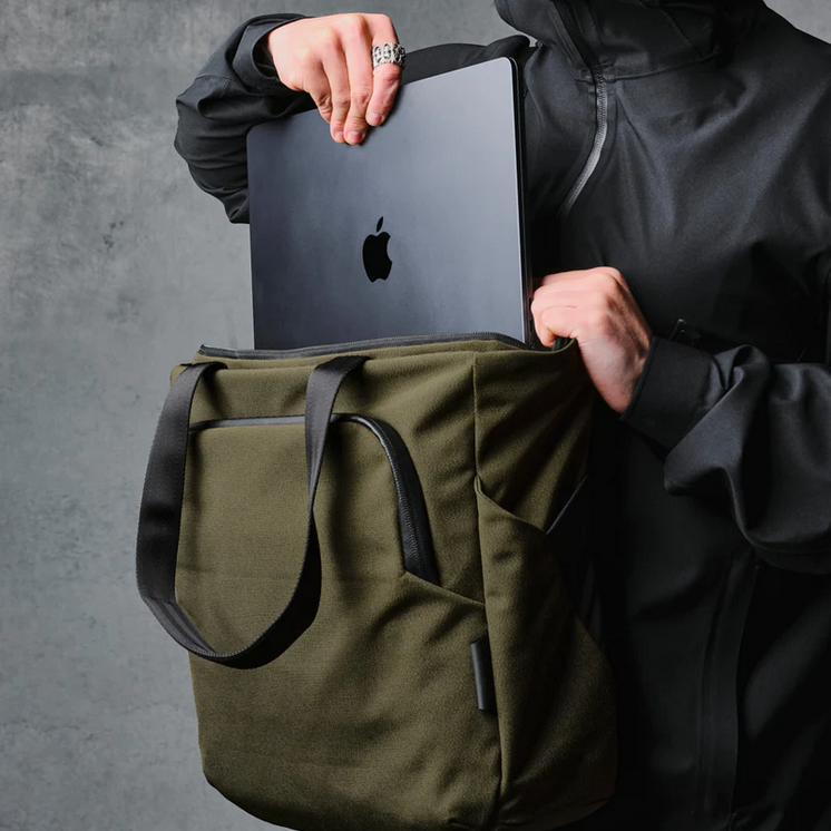 ALPAKA BRAVO TOTE (14 L, Fits a Macbook Pro 16")