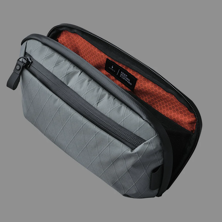 ALPAKA ELEMENTS TECH CASE MINI ( fits a Kindle e-reader )