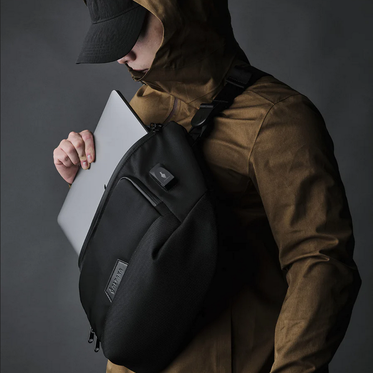 ALPAKA BRAVO SLING MAX V2 ( Fit a 14" MacBook Pro )