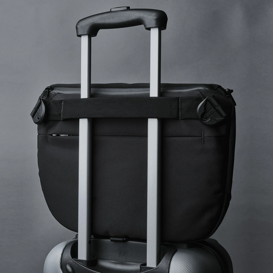 ALPAKA BRAVO SLING MAX V2 ( Fit a 14" MacBook Pro )