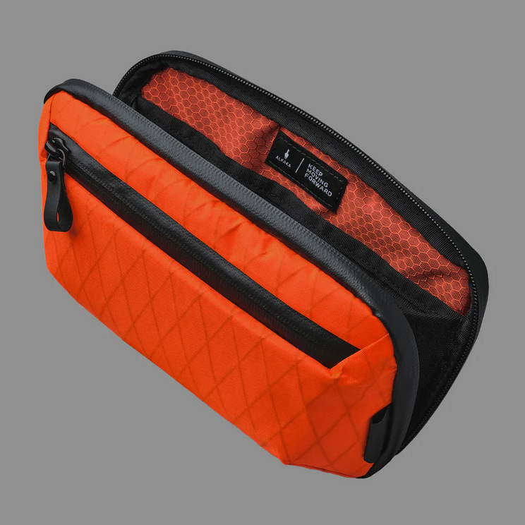 ALPAKA ELEMENTS TECH CASE MINI ( fits a Kindle e-reader )