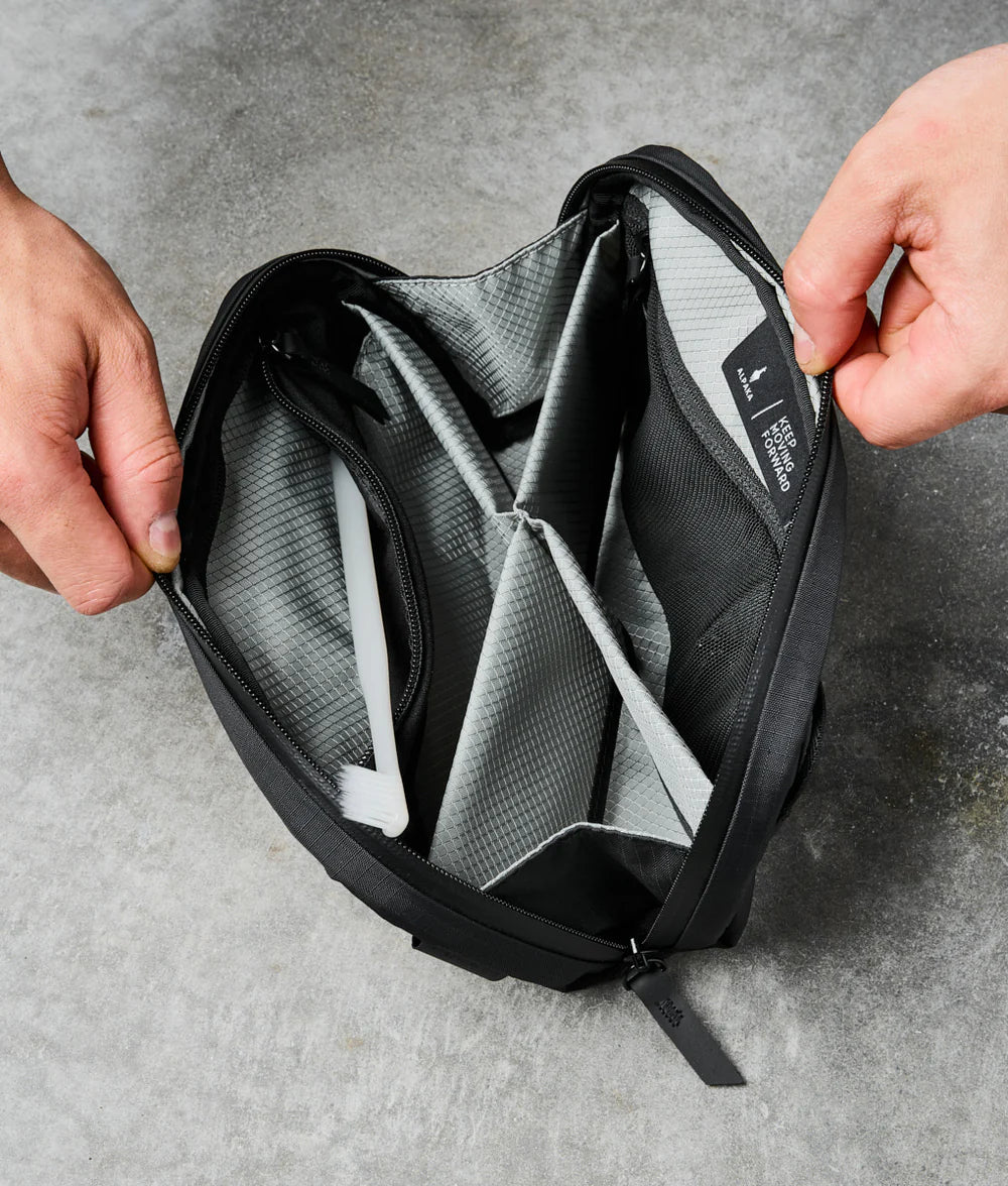 ALPAKA TOILETRY BAG