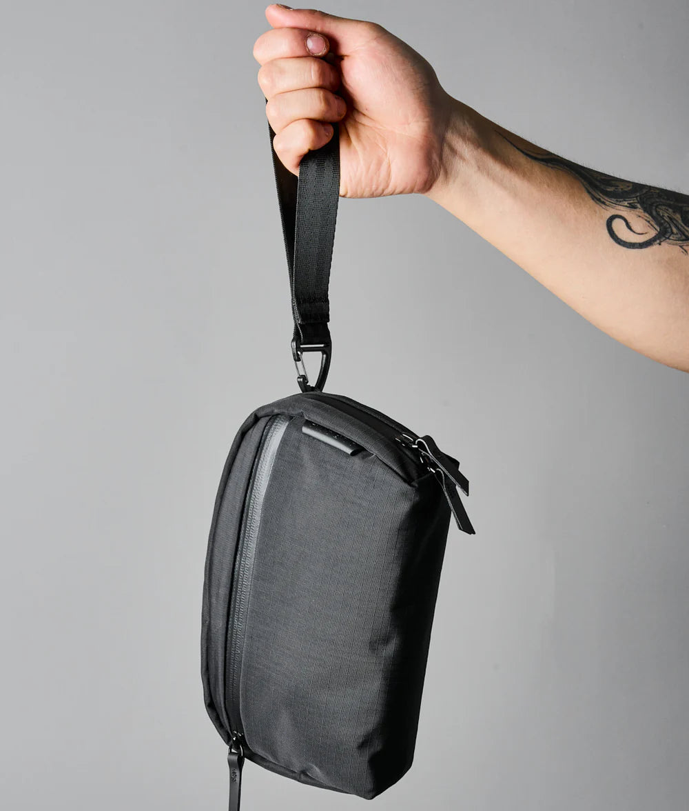 ALPAKA TOILETRY BAG
