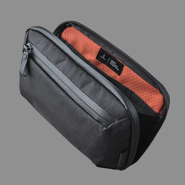 ALPAKA ELEMENTS TECH CASE MINI ( fits a Kindle e-reader )