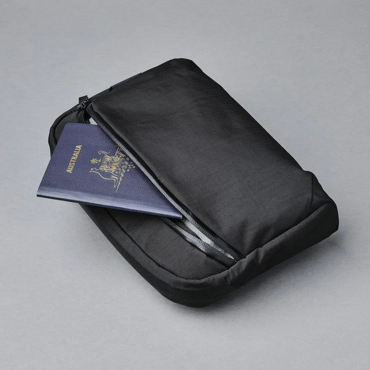 ALPAKA FLIGHT SLING (2L, fits iPad Mini & Nintendo Switch)