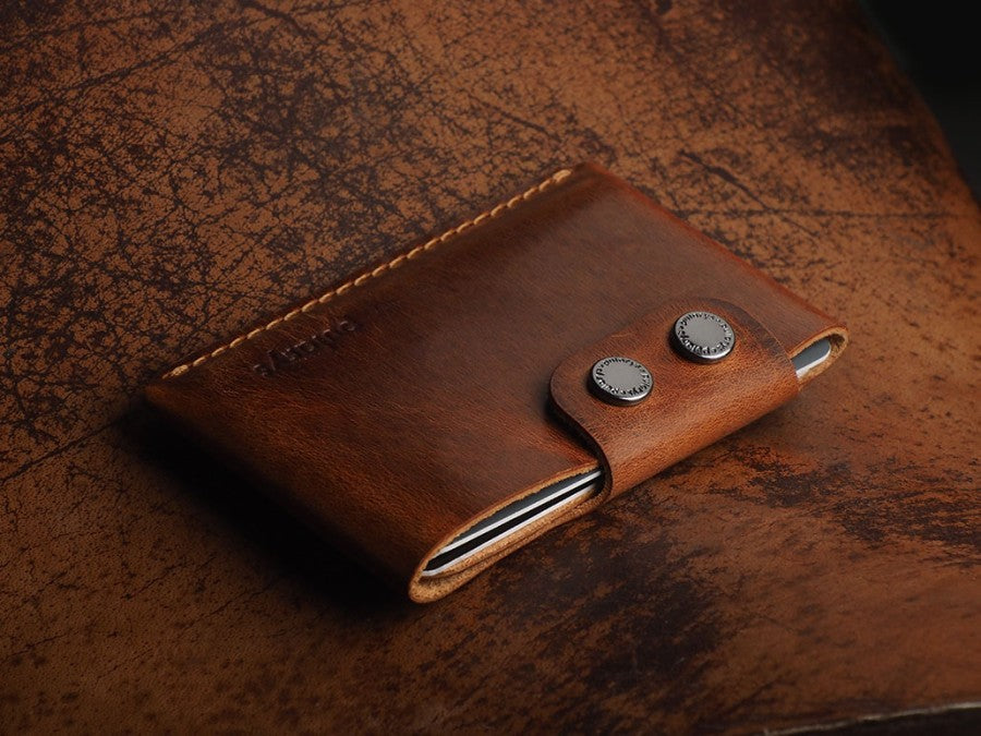PULARYS HOBBY Wallet - Saddle Leather (8 kartu, uang kertas, dan kantong koin)