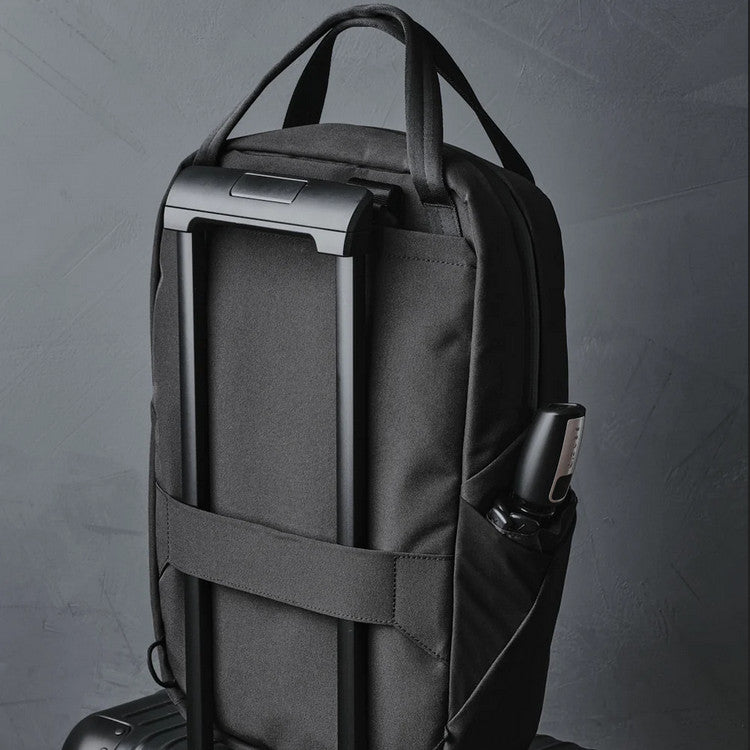 ALPAKA BRAVO TOTEPACK (13 L, Fits a Macbook Pro 16")