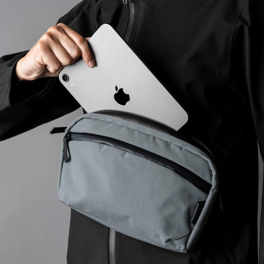 ALPAKA FLIGHT SLING (2L, fits iPad Mini & Nintendo Switch)