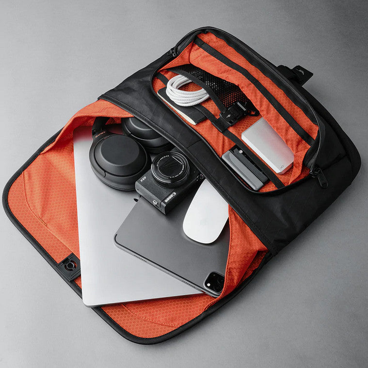 ALPAKA ALPHA MESSENGER LIMITED EDITION (Fits a 14" Macbook Pro)