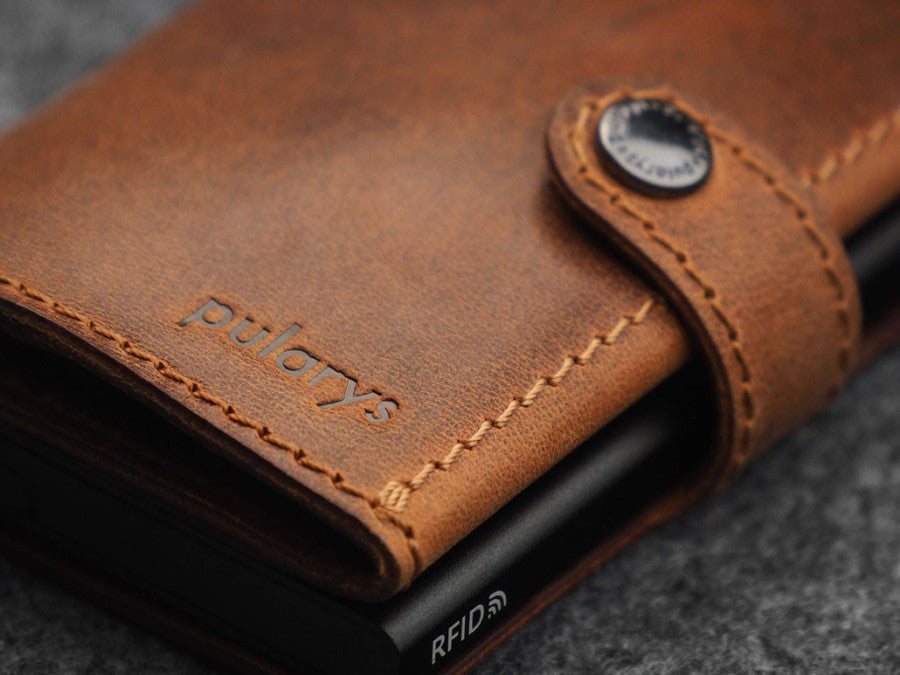PULARYS HUGO RFID Wallet - Saddle Leather (8 kartu dan uang kertas)