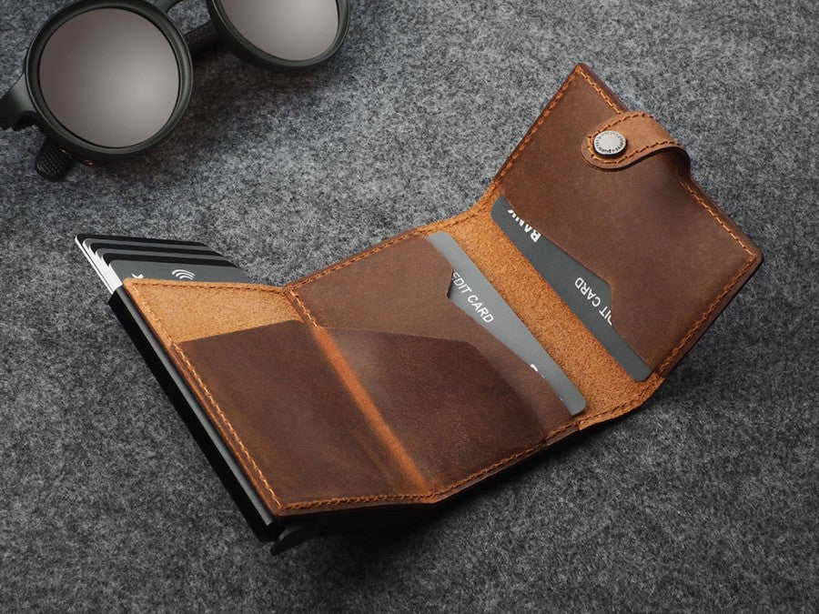 PULARYS HUGO RFID Wallet - Saddle Leather (8 kartu dan uang kertas)