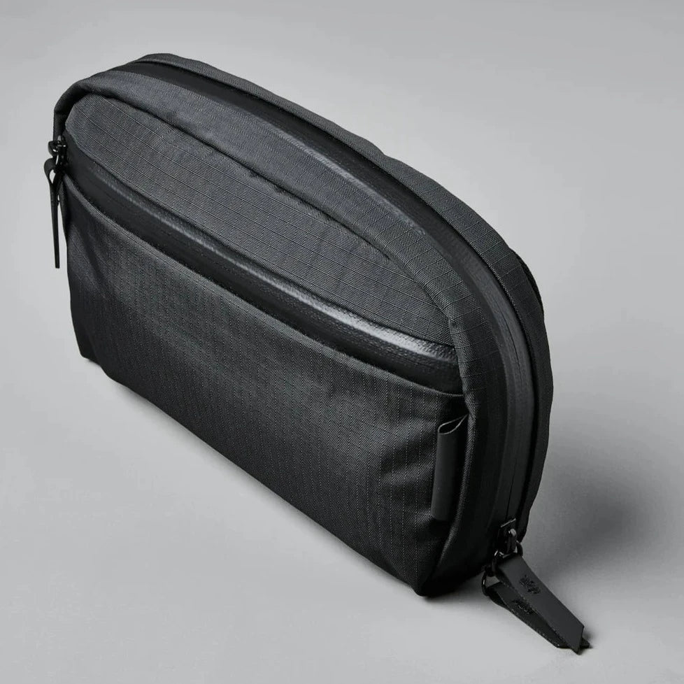 ALPAKA TOILETRY BAG